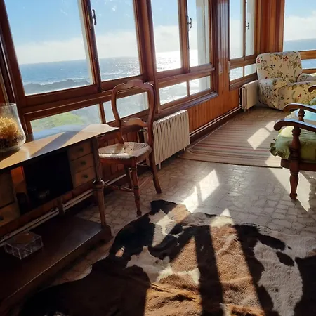Casa Con Piscina Junto Al Mar *