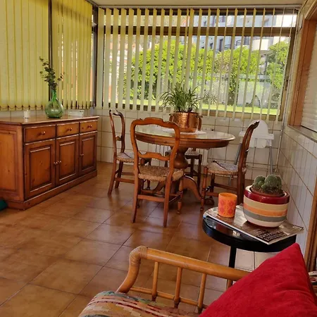 Casa Con Piscina Junto Al Mar *
